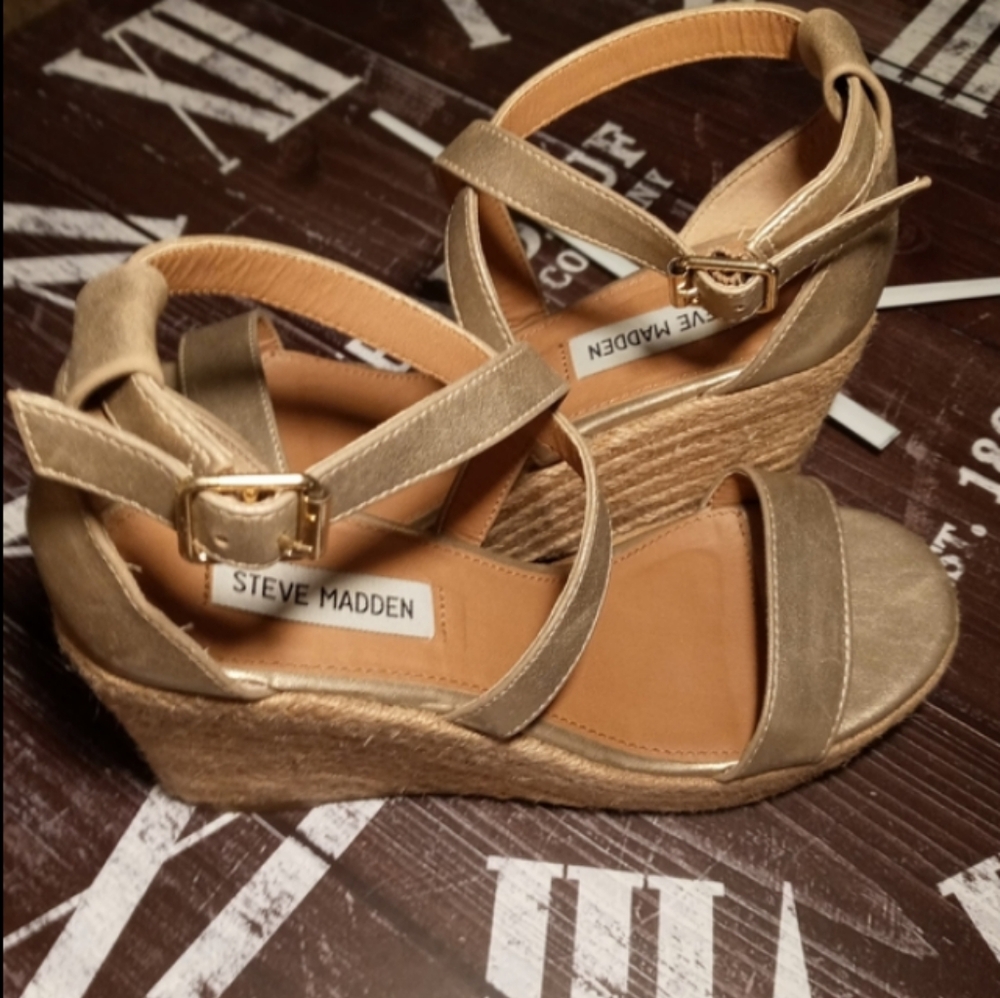 Steve Madden Tan Wedge Sandals
